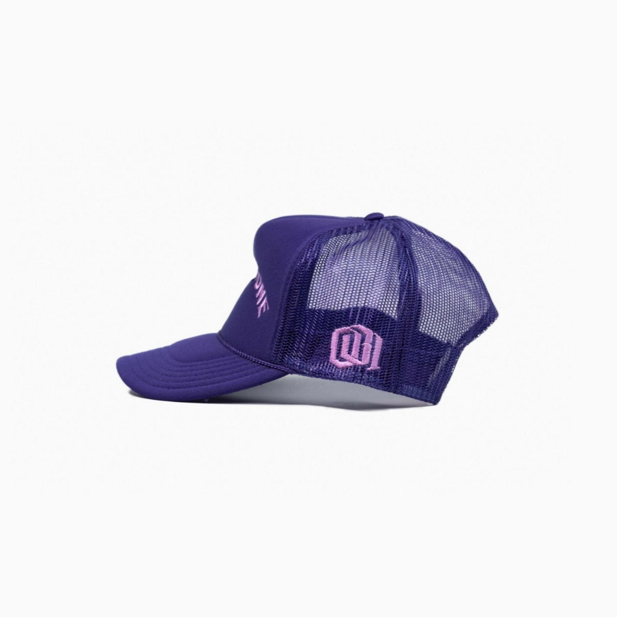 ARCHED LOGO TRUCKER HAT